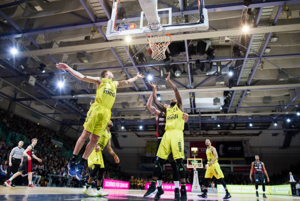 高尔夫尊中 高尔夫尊中